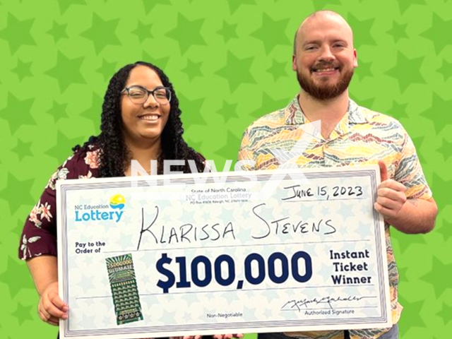 Photo shows the lucky winner Klarissa Stevens (left), undated photo. The woman of Raleigh, North Carolina in USA, went out on a date and won $100,000 Jackpot.
Note: Licensen content(NC Education Lottery/Newsflash).