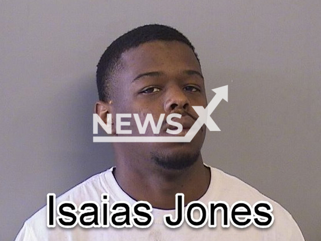 Photo shows Isaias Jones after being arrested. He asked a friend to organize a robbery of the story he is working in, so he can go home early.
Note: Police photo(Tulsa Police Department/Newsflash).