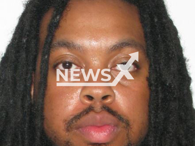 Cola Winborne Beale IV, 30, is a suspect in the murders of Czavi'er Hill and Clifton Baxter in Virginia Beach, and Downing Mclean in Norfolk, USA, committed in March, 2022.
Note: Police photo. (Virginia Beach City Jail/Newsflash)