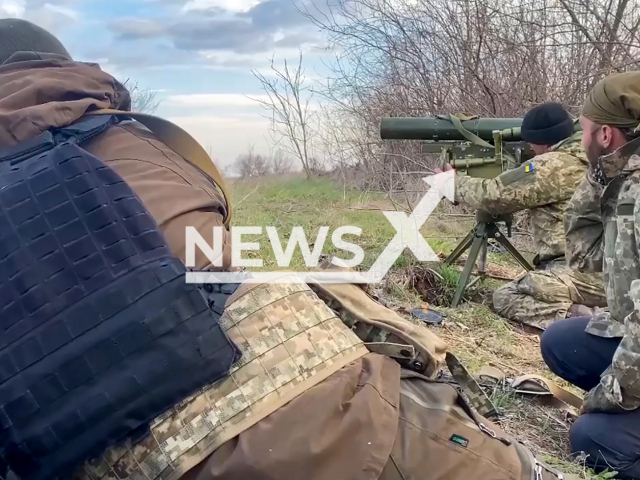 The head of the Nikolaev regional military administration, Vitaliy Kim, showed how Ukrainian defenders destroy a Russian tank on a highway in the Kherson region in April 2022. Note: Picture is a screenshot from a video (@mykolaivskaODA/Newsflash)