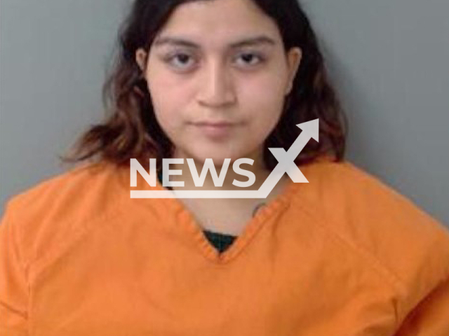 Photo shows Crystal Lissette Mar after being arrested. The woman from Texas allegedly shot her 50-year-old mother in the head by accident.
Note: Police photo(Webb County Sheriff’s Office/Newsflash).