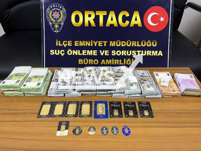 Photo shows gold and banknotes that allegedly belong to a British citizen living in Ortaca, Mugla, Turkey, undated. The British person was allegedly defrauded by a Turkish man. Note: Picture is private (Newsflash)