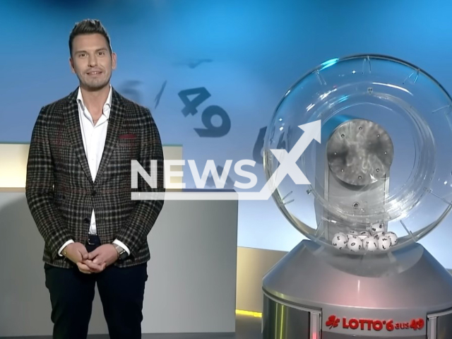 Photo shows moderator Chris Fleischhauer in Saarbrucken, Saarlandes, on Saturday, October 07, 2023. The lotto machine broke down due to a technical defect.
Note: Photo is a screenshot from a video(Lotto.de/Newsflash).