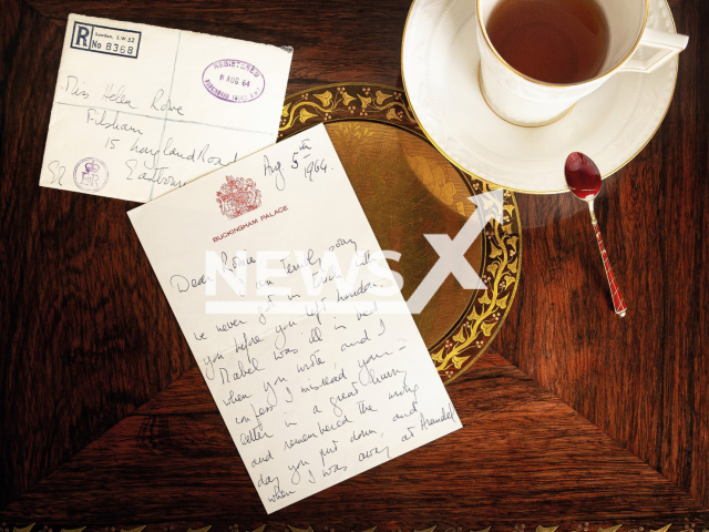 Photo shows Elizabeth II's handwritten letter from 1964. The Eppli auction house in Stuttgart, Germany is auctioning the letter for EUR 6,200 (GBP 5,300).
Note: Licensed photo(Auktionshaus Eppli/Newsflash).