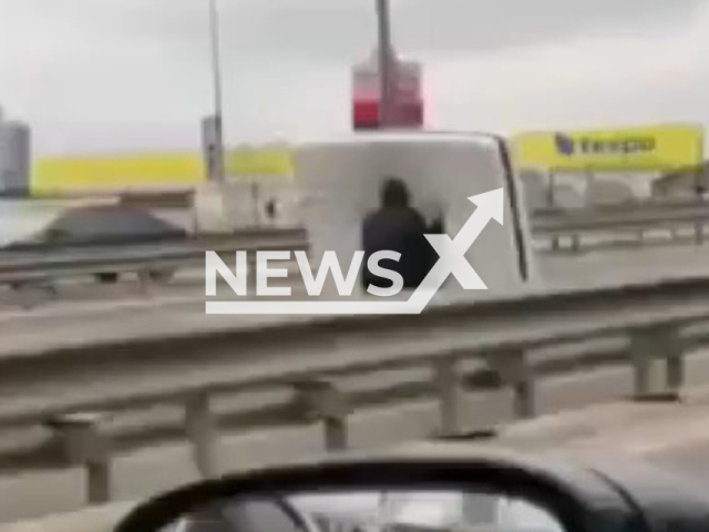 A motorcyclist was filmed carrying a double bed on his motorcycle in heavy traffic in Istanbul, Turkey, on 19th April 2022. Note: Picture is a screenshot from a video (Newsflash)