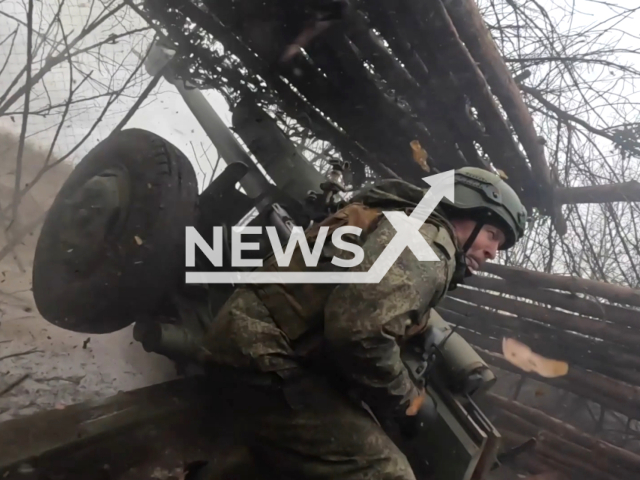 Crews of the 122 mm howitzer D-30 disrupt the evacuation of a Ukrainian Armed Forces unit in Avdiivka, Ukraine. Note: Picture is a screenshot from the video. (Ministry of Defense of the Russian Federation/Clipzilla)