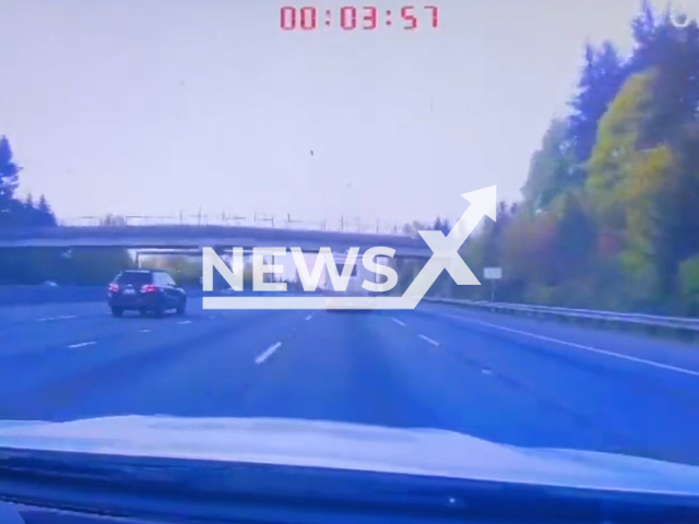 A suspected DUI driver colliding with an SUV on SB I-405 in Kirkland, Washington, USA, on 24th April. Note: This picture is a screenshot from the video (@wspd2pio/Newsflash).