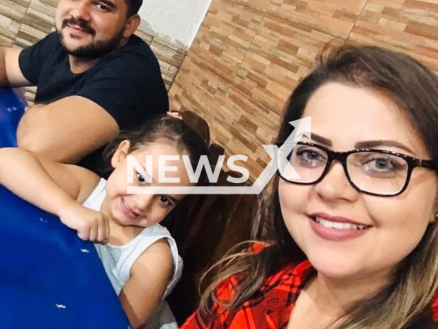 Jessica Maria Pio poses with family in undated photo. She died along with her husband and daughter in an accident that took place between Caldas Novas and Piracanjuba in Brazil. Note: Image is a screenshot from post. (Newsflash)