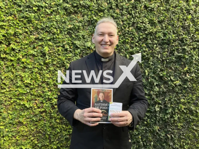 Picture shows Father Marcelo Rossi after his transformation, undated He was pushed from the altar by a woman and fell from a structure approximately two meters high in July, 2019, after he started working out. Note: Private photo (Newsflash)