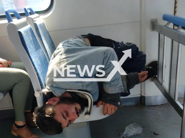 A passenger's head stuck to the armrest of the La Plata train that stopped at Villa Elisa, Argentina, for 20 minutes until they managed to free his head from the armrest on 25th April 2022. Note: Private picture (@thomasbr05/Newsflash)