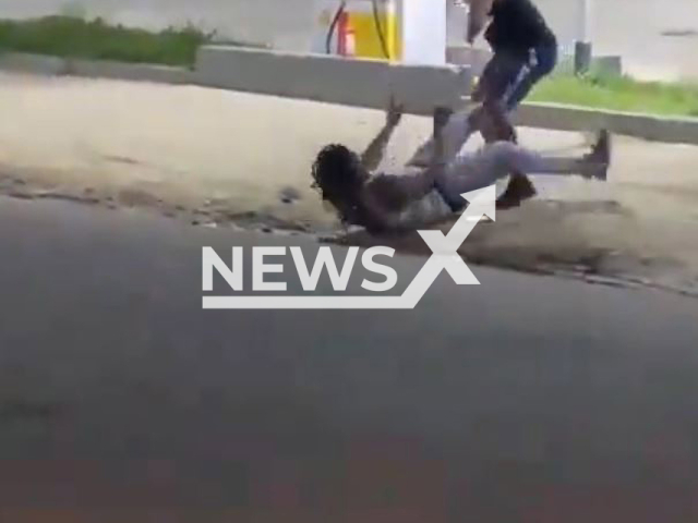 Two men fight with a machete and one loses hand in San Pedro de Macorís, in the Dominican Republic, Tuesday, May 14, 2024. The involved were identified as Kelvin Melquiades Trinidad and Nelvin Felix. Note: Picture is screenshot from a video (Newsflash)