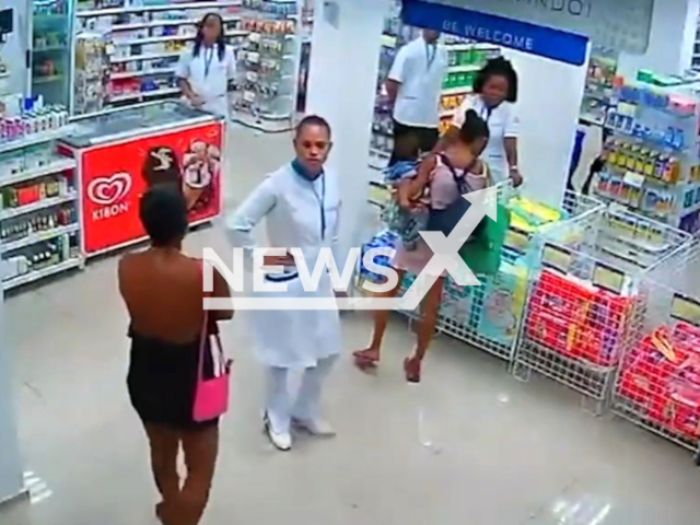 Women with babies in their arms steal diapers from a pharmacy in Salvador, Bahia in Brazil, May 24, 2024. Employees tried to prevent the looting, but were unable to do so.Note: Picture is screenshot from a video. (Newsflash)