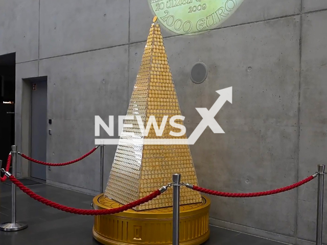 Image shows the EUR 5 million (GBP 4.1 million) Christmas tree, undated photo. It was exhibited at the Goldhaus of Pro Aurum in Munich, Bavaria State, Germany. Note: Photo is a screenshot from a video. (NF/newsX)