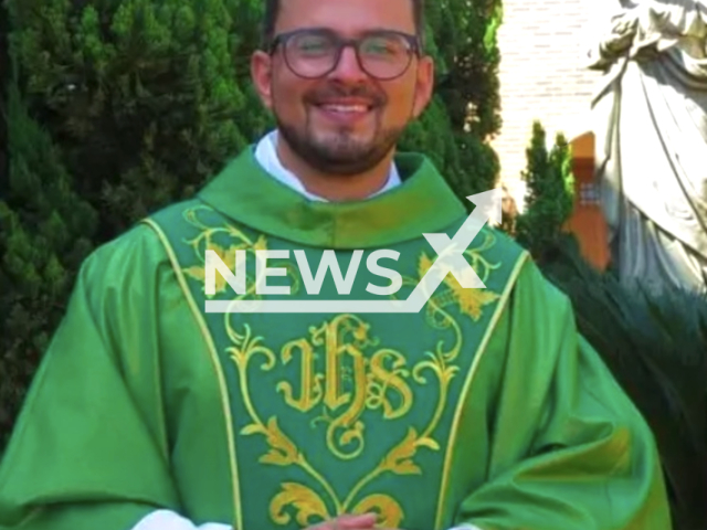 Priest Friar Gustavo Trindade dos Santos (pictured) is suspected of hitting a man who allegedly stole clothes from the parish store in Santa Cruz do Rio Pardo, Brazil on 7th May 2022. Note: Private picture (Newsflash)