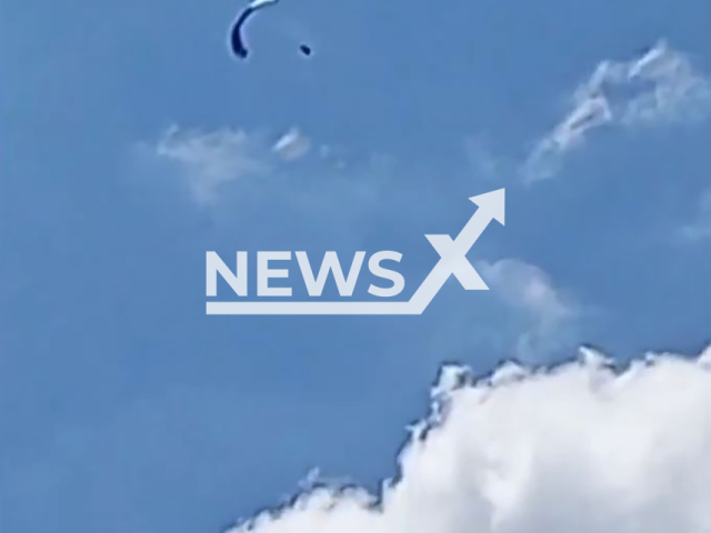 Video shows the moment of the paragliding accident in the city of Sao Jose de Princesa, Paraiba, Brazil, undated. A Brazilian tourist who lived in London, England, died. Note: Photo a is screenshot from a video(NF/newsX)