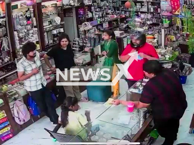 A 15-year-old girl attacks a shopkeeper in Hapur, India, on May 3, 2025. The incident happened after he allegedly refused to return an item she had bought.   Note: Photo is a screenshot from a video. (Newsflash/NX)