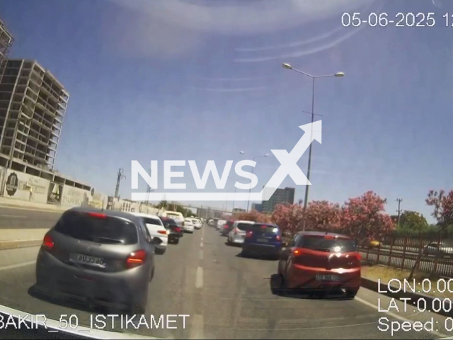 This image is a screen grab of the video supplied titled NewsX-ZipperMethod-01.mp4: Drivers give way to an ambulance in Diyarbakir, Turkey, on Jun 05, 2025.(Diyarbakir Provincial Health Directorate/Clipzilla/NX)