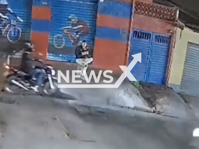 An off-duty police officer shoots at a biker after an attempted robbery in the North Zone of Sao Paulo, Brazil, on Aug.17, 2025. The man died. Note: Photo is a screenshot from a video(Newsflash/NX)