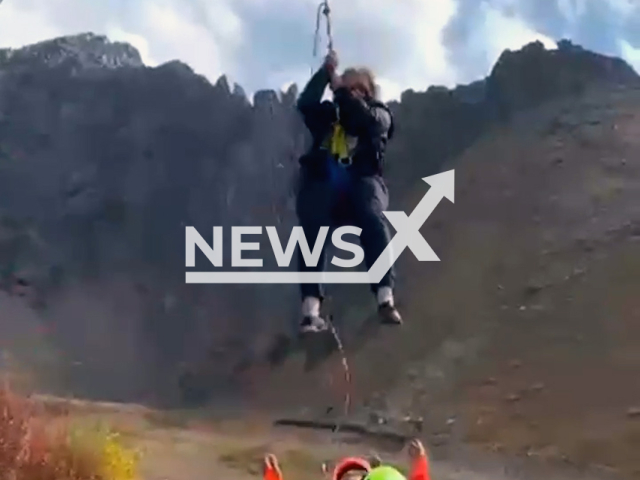 This image is a screen grab of the video supplied titled NewsX-CabinRopes-01.mp4: Footage shows lowering tourists from the cabins using mountaineering equipment at the Shymbulak ski, Kazakhstan on Wednesday, Sep. 10, 2025.(Clipzilla/NX)