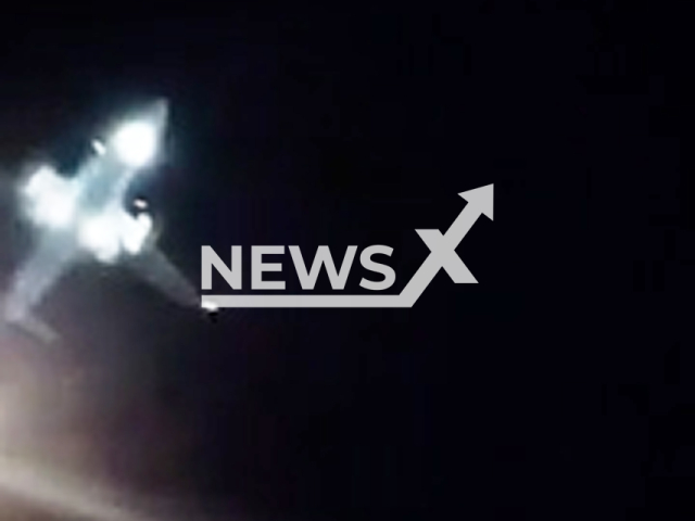 The plane flies at low height, undated. It made an emergency landing at the Ezeiza Airport, Argentina, on Sept.20,2025. Note: Photo is a screenshot from a video. (Newsflash/NX)