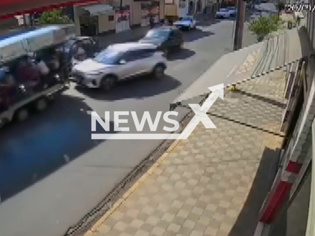This image is a screen grab of the video supplied titled NewsX-HillTrein-01.mp4: Small tourist train breaks free from the vehicle that is pulling it and rolls backwards down a hill in Monte Siao , in the state of Minas Gerais, Brazil, on Saturday, 20 September 2025. No one was injured.(Clipzilla/NX)