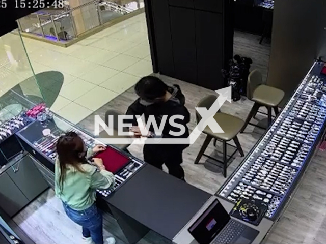 Man steals Rolex watch in Far East Plaza, Singapore, Sep. 25, 2025. The investigation is ongoing. Note: Photo is a screenshot from a video. (@bruceleekoh/Newsflash/NX)