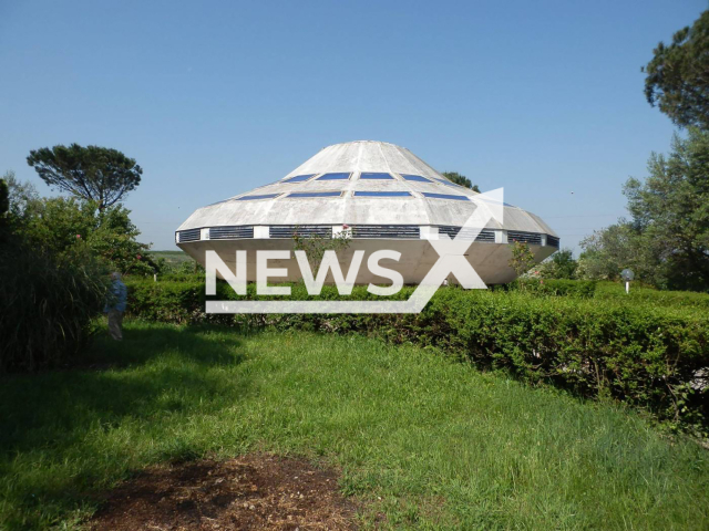 Photo shows house shaped like a UFO, undated. The property is up for sale in Gallicano nel Lazio, Italy, for EUR 140,000. Note: Private photo. (Immobiliare.it/Newsflash)