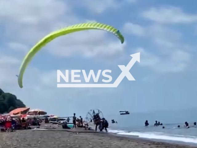 A paramotor loses control on a beach, on Sunday, June 21, 2026, in Duzce, Turkey. Several people  were injured. Note: Photo is a screenshot from a video. (Newsflash/NX)