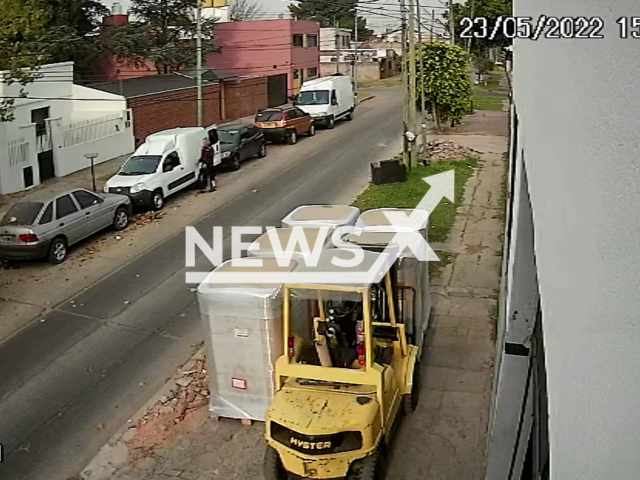 Police officer shoots back and kills a criminal who tried to steal his car, in San Martin in May 2022. Note: This picture is a screenshot from the video (Newsflash).