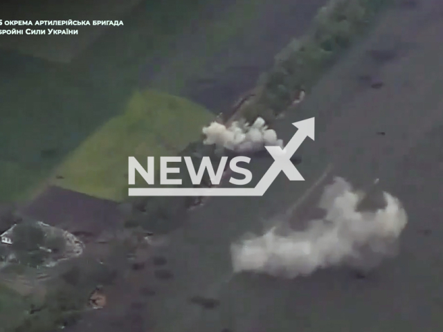 Soldiers of the 45th Separate Artillery Brigade of the Armed Forces of Ukraine destroyed Russian vehicles and equipment.  Note: This picture is a screenshot from the video (@45oabr/Newsflash).