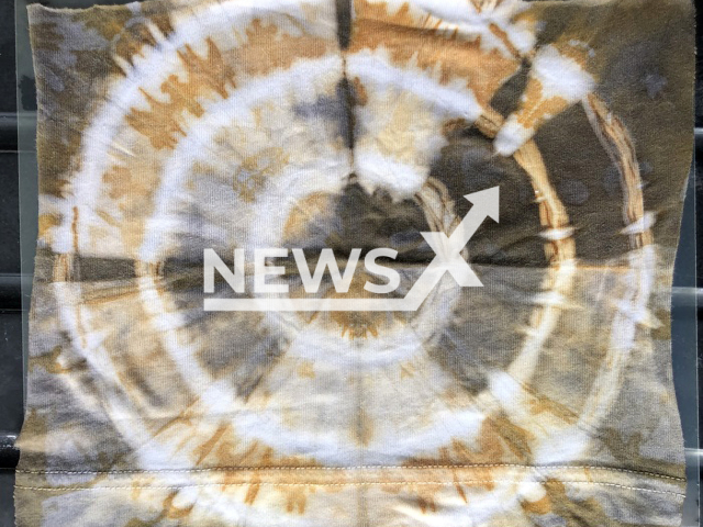 Tie-dyeing cotton fabric with acorn and rust solutions turns it brown, orange, blue and black. Note: Licensed picture (Adapted from Journal of Chemical Education 2022, DOI: 10.1021/acs.jchemed.2c00086/Newsflash)