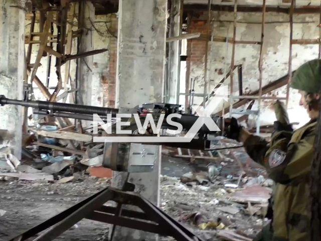 Mobilized military personnel of the Peoples Militia of the DPR hold the defense at the airport of Donetsk.
Note: This picture is a screenshot from the video.
(Press Service of the UNM DPR/Newsflash)