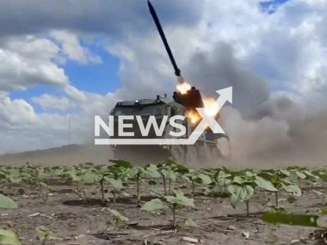 Combat work of the crew of the 220-mm MLRS “Bureviy” on the Tatra T815-7 8×8 chassis against Russian occupiers, in Ukraine.
Note: This picture is a screenshot from the video.
(@AFUStratCom/Newsflash)