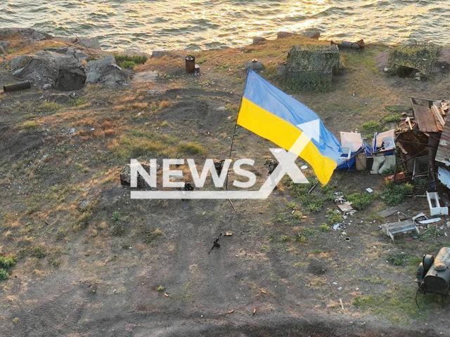 The flag of Ukraine flies again on Snake Island in Ukraine.
Note: Strategic Communications photo.
(@AFUStratCom/Newsflash)