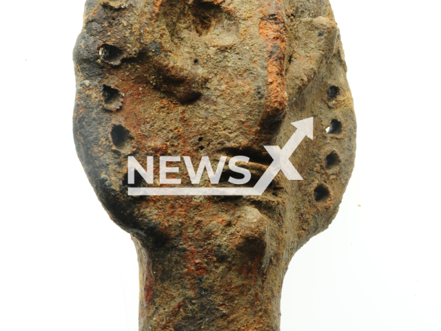 The head of the 3,000-year-old clay figurine that was discovered at an excavation site in the Schweinfurt region, on the edge of the Unkenbach plain that is now Monchstockheim in Germany. Note: Licensed photo. (BLfD/Newsflash)