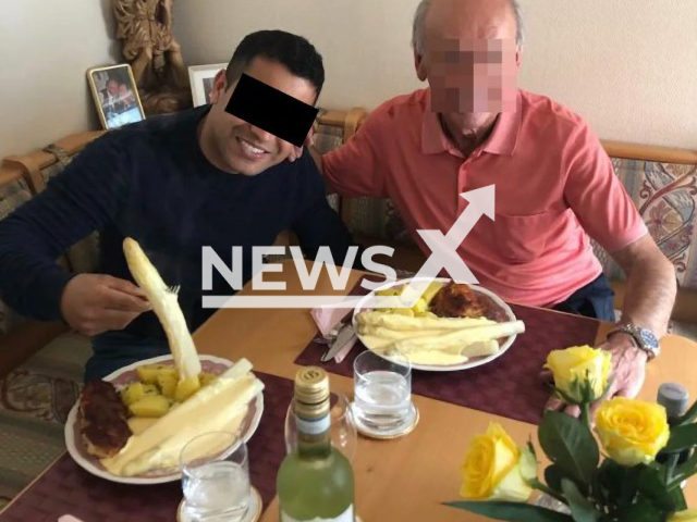 Hedayat S. (left) poses with his adoptive father Herbert S. (right) in an undated photo.
The native 32-year old Afghan is sentenced to life imprisonment for the murder in Cologne in June, 2021.
Note: Private photo(Newsflash).