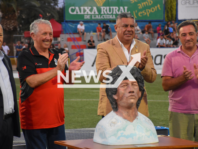 The bizarre statue of Maradona used to pay tribute to the football legend during tournament in Alcudia, Spain, on 1st August. It has caused memes on social networks.
Notes: Picture is from the national selection (@Argentina/Newsflash)