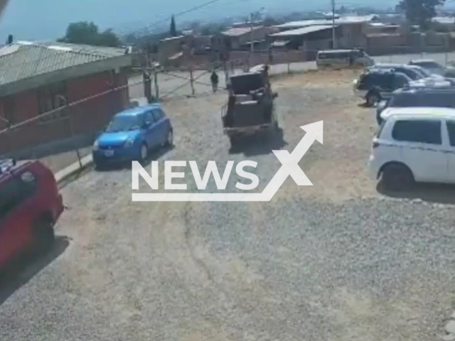 The vehicle containing the sofa and Alain Chura Mosquera, 35, driving away from  El Abra maximum security prison,  in Cochabamba, Bolivia, Friday, on Aug. 26, 2022.  He was in  preventive detention since January 20, 2020 for murder.
Note: Photo is a screenshot from a video. (Newsflash)