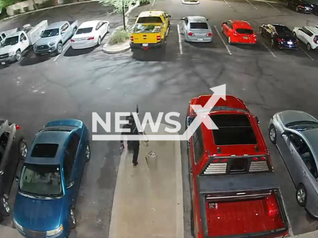 The suspect Isaiah Williams shoots in a parking lot in Phoenix, Arizona, USA on 28 August 2022.  Note: This picture is a screenshot from the video (PhoenixPolice/Newsflash).