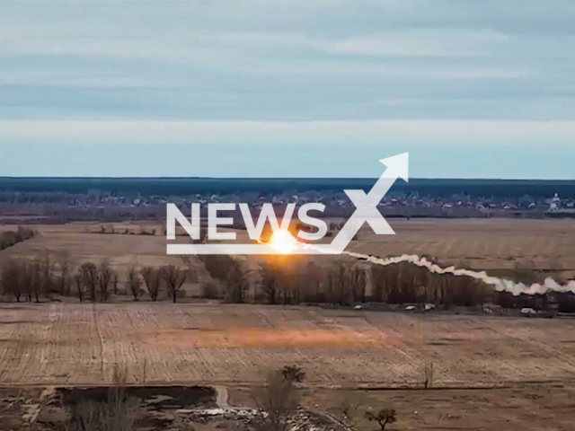 The moment a Russian helicopter crashed after being hit by a missile by Ukrainian armed forces in Ukraine.
Note: This picture is a screenshot from the video.
(@GeneralStaff.ua/Clipzilla)