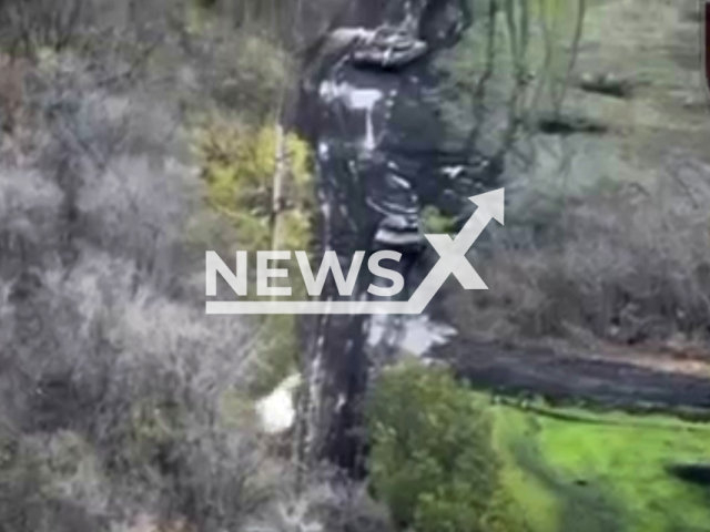 A Ukrainian fighter from the 95th separate amphibious assault brigade fires at Russian tank at close range in Ukraine in undated footage.
The 95th Separate Airborne Assault Brigade is a military unit within the Airborne Assault Forces of the Armed Forces of Ukraine.
Note: This picture is a screenshot from the video.
(@95BRIGADE/Newsflash)