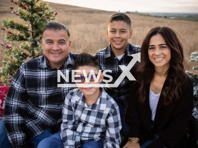 Mike and Laura Tomelloso, pose with their children in undated photo. They were diagnosed with cancer within weeks of each other earlier this year in the city of Los Angeles, California, USA. Note: Private photo. (LAPDCTD/Newsflash)