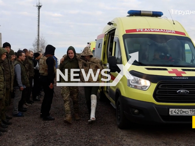 Ukrainian defenders return home from captivity by Russia in Ukraine on Thursday, Dec. 1, 2022.
According to the Security Service of Ukraine 50 Ukrainian defenders returned home.
Note: This picture is a screenshot from the video. (@SBUk/Newsflash)