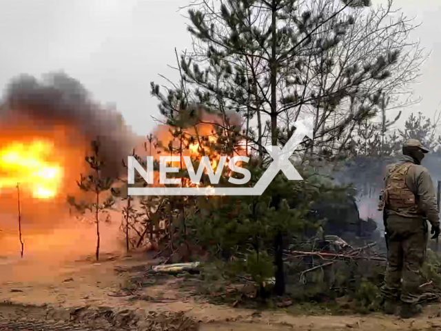 DNR artillery fires at the Ukrainian military positions in the Svatovsky direction in Ukraine in undated footage.
The footage was released by the People's Militia of the DPR on Wednesday, Dec. 14, 2022.
Note: Picture is a screenshot from a video (@nm_dnr/Newsflash)