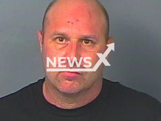 Thomas Eugene Colucci was arrested after he called 911 and requested cops test if the drug he purchased was authentic, in Spring Hill , Florida, USA, on 10th March. 
 
Note: Police photo. (@HernandoSheriff/Newsflash)