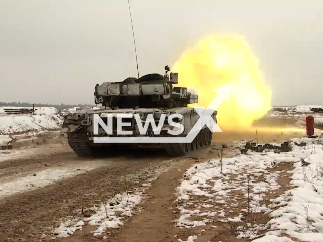 Russian soldiers fire from T80 tank at Belarusian training grounds in undated footage.
The footage was released by the Russian MoD on Monday, Dec. 19. 2022.
Note: Photo is a screenshot from a video. (@mod_russia/Newsflash)