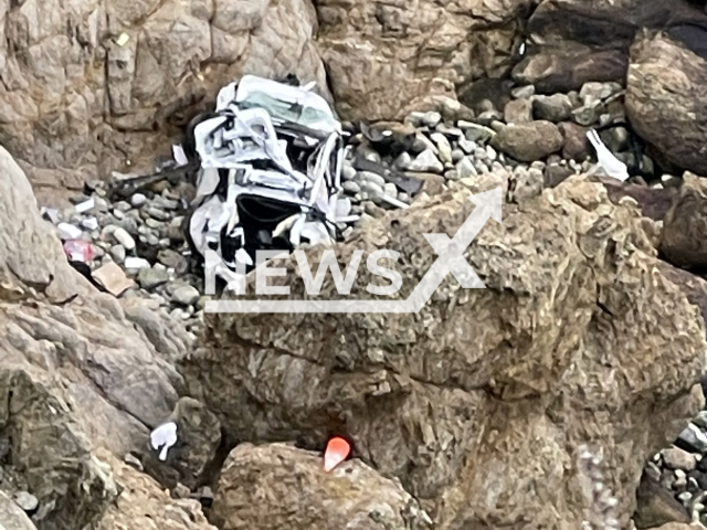 Search efforts take place to rescue people from a Tesla that fell down a cliff in Devil's Slide, California, U. S. A., Monday, Jan. 2, 2023. Four people, including two children, are in critical condition after the incident. Note: Photo is from the San Mateo County Sherrif's Office (@SMCSheriff/Newsflash)