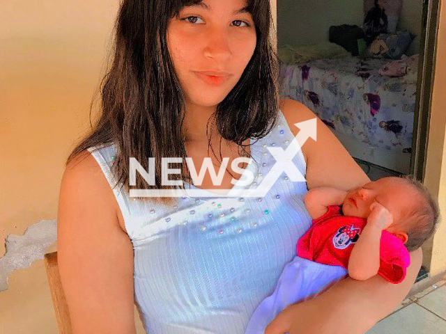 Photo shows Melina Eduarda Lopes Manzano with her daughter, undated. She was found dead in a motel on Rodovia Mello Peixoto, in Ourinhos, in the interior of Sao Paulo, Brazil, Sunday, Jan. 1, 2023. Note: Picture is private (@melinalopeess/Newsflash)