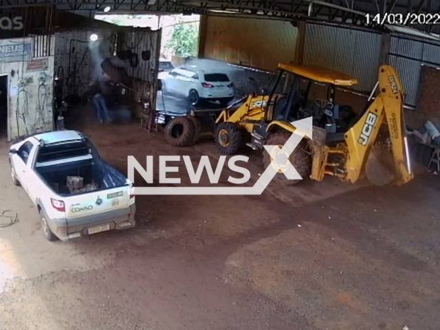 Alexandre Albino, 30, tire repairman was doing the maintenance on a tire when it exploded, in Honorio Serpa, Brazil, on 14th March. Note: This picture is a screenshot from the video (Newsflash).