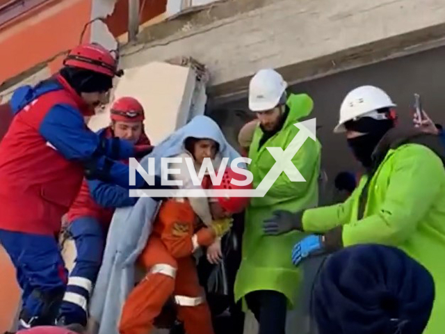 The rescue crew is rescuing the injured and surviving people from the earthquake in Turkey, undated.26 people were rescued from the ruins by rescuers of the Ministry of Foreign Affairs. Note: The picture is a screenshot from a video. (TR Ministry of National Defense/Newsflash)